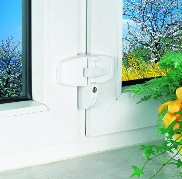 DFS95_Milieu_1_3-1.jpg Fenster-Zusatzschloss für Doppelflügelfenster ABUS DFS95
