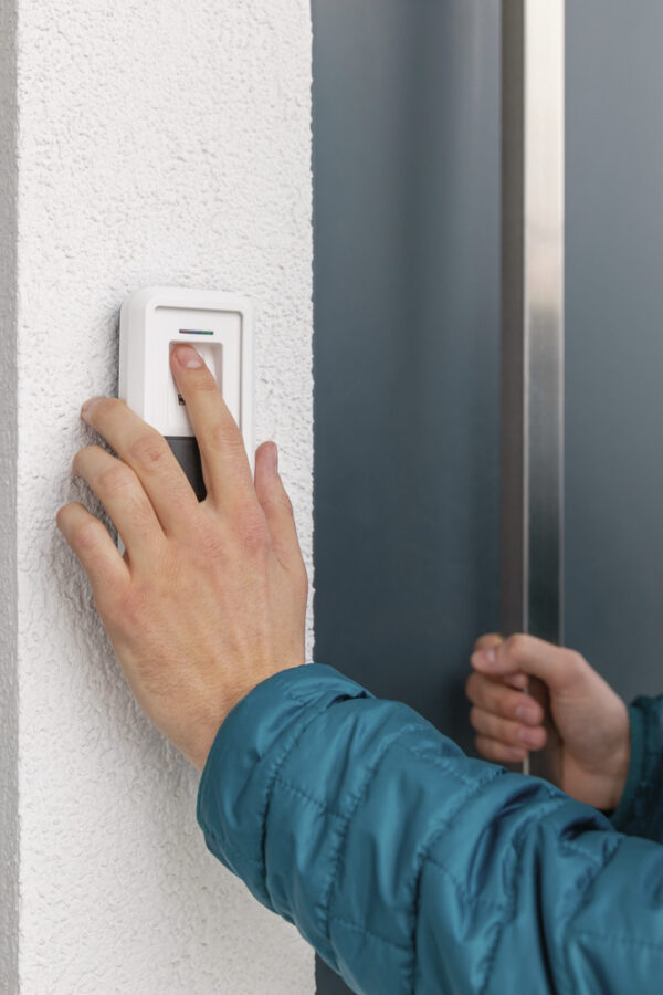 Bluetooth®-Fingerscanner HomeTec Pro CFS3100 silber